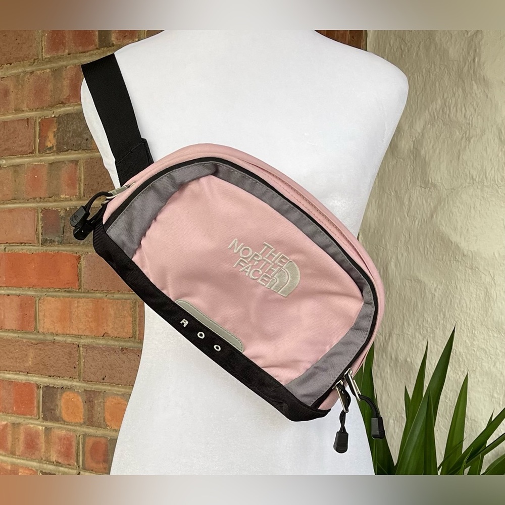 NORTH FACE ROO Fanny Crossbody Pack. Pink Excellent Condition see pictures! - Picture 1 of 6